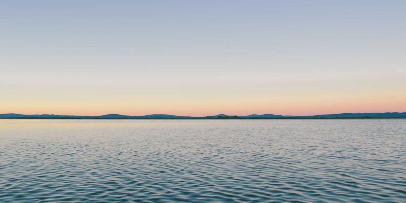 广东河源霍山玻璃栈道全攻略：丹霞奇观徒步路线与地道美食指南